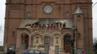 W Lututowie runął fragment zabytkowego kościoła (Kontakt 24/Mariusz)