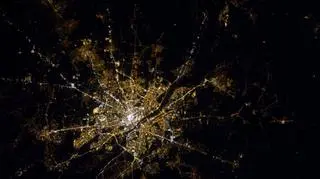 Warszawa z Międzynarodowej Stacji Kosmicznej (Ron Garan/NASA)