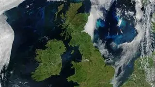 Wielka Brytania na zdjęciu satelitarnym (NASA Earth Observatory images/Joshua Steven)