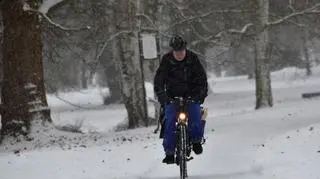 Wtorek w Niemczech. Nie przestaje być bardzo śnieżnie (PAP/EPA)