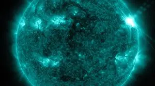 Wtorkowy rozbłysk na Słońcu (NASA)