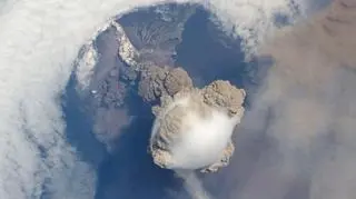 Wulkan Sarychev/NASA