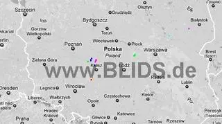 Wyładowania atmosferyczne nad Polską w godz. 16-18 / blids.de
