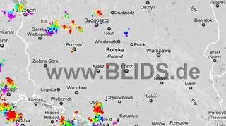 Wyładowania atmosferyczne nad Polską w godz. 19.00 - 21.00 (blids.de)