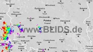 Wyładowania atmosferyczne w Polsce stan na godz. 17.45-19.45