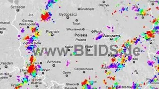 Wyładowania atmosferyczne w Polsce z godz. 14.45-16.45
