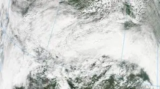 Zachmurzenie nad Polską, poniedziałek 4 czerwca (NASA)