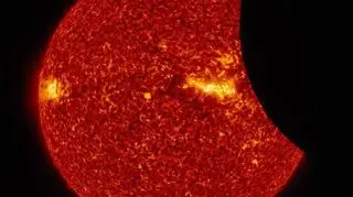 Zaćmienie Słońca widziane z kosmosu (NASA)