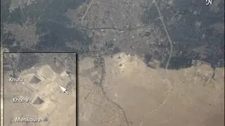 Zdjęcia piramid wykonane przez ISS w 2001 roku (NASA)