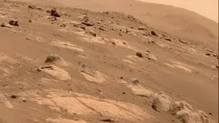 Zdjęcie Ingenuity podczas czwartego lotu (NASA/JPL-Caltech)