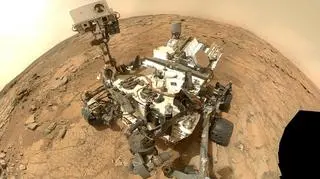 Zdjęcie, które łazik Curiosity wykonał sobie sam na początku tego roku