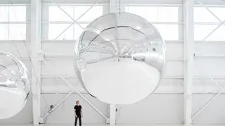 Zdjęcie " Prototyp Niefunkcjonalnego Satelity" (Altman Siegel Gallery, Metro Pictures)