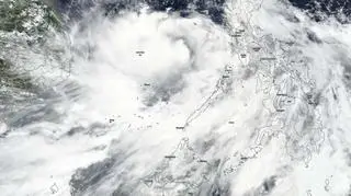 Zdjęcie satelitarne burzy Noul z 16 września (NASA Worldview, Earth Observing System Data and Information System (EOSDIS))
