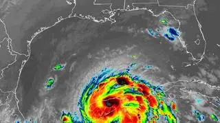 Zdjęcie satelitarne burzy tropikalnej Zeta (NOAA)