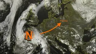 Zdjęcie satelitarne chmur