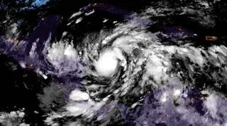 Zdjęcie satelitarne huraganu Eta (National Weather Service)