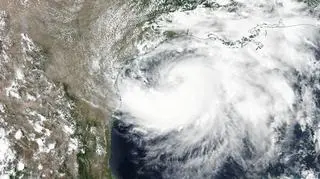 Zdjęcie satelitarne huraganu Hanna u wybrzeży Meksyku (PAP/EPA/NASA/HANDOUT)