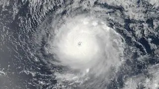 Zdjęcie satelitarne huraganu Hektor z 5 sierpnia (NASA)