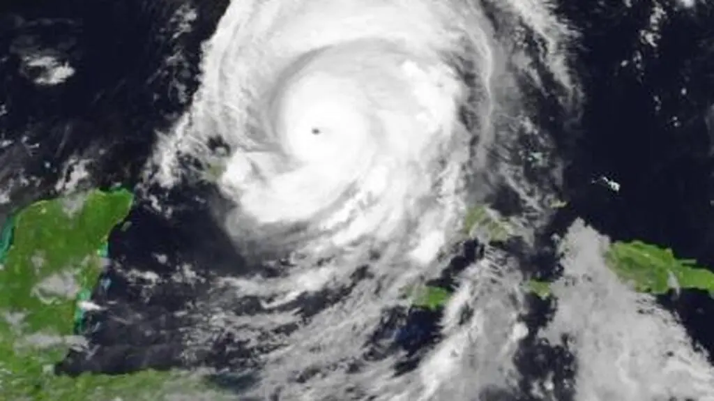 Zdjęcie satelitarne Irmy (Eumetsat)