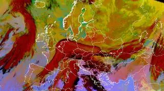 Zdjęcie satelitarne napływającej chmur z piaskiem znad Sahary (IMGW)