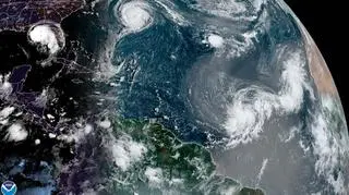 Zdjęcie satelitarne Oceanu Atlantyckiego (NOAA)