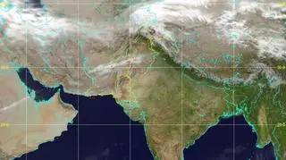 Zdjęcie satelitarne regionu z niedzieli (Pakistan Meteorological Department)