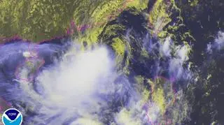 Zdjęcie satelitarne tajfunu Doksuri (NOAA)
