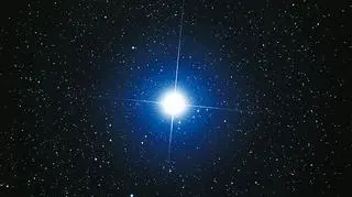 Zdjęcie Syriusza wykonane teleskopem naziemnym (Hubble European Space Agency)