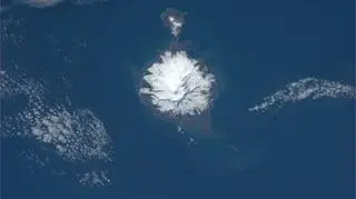 Zdjęcie wulkanu na Wyspie Heard, 2011 rok (Lars Andersen)