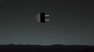 Zdjęcie Ziemi i Księżyca wykonane w 2014 roku (NASA/JPL-Caltech/MSSS/TAMU)