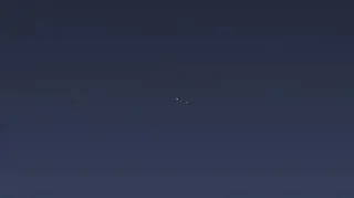 Ziemia i Księżyc sfotografowane 19.07.2013 r. przez sondę Cassini zza Saturna (NASA/JPL-Caltech/Space Science Institute)