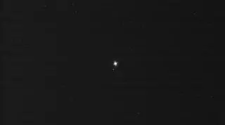 Ziemia i Księżyc sfotografowane 19.07.2013 r. przez sondę Cassini zza Saturna (NASA/JPL-Caltech/Space Science Institute)