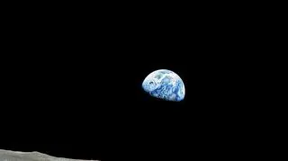 Ziemia sfotografowana w czasie misji Apollo 8 z orbity Księżyca (NASA)