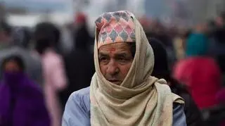 Zima dokucza Nepalczykom (PAP/EPA)