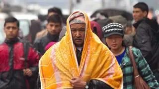 Zima dokucza Nepalczykom (PAP/EPA)