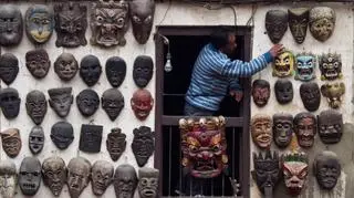 Zima dokucza Nepalczykom (PAP/EPA)