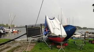 Zniszczenia po burzy w Olsztynie (Arkadiusz/Kontakt 24)