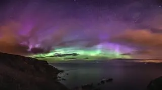 Zorza polarna nad hrabstwem Donegal w Irlandii - Kontakt Meteo/Patryk Sadowski