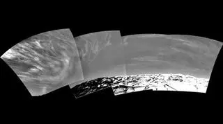 Dane dostarczane przez Opportunity, które prezentują marsjańskie chmury