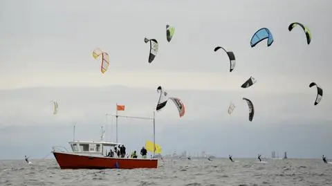 Nad Bałtykiem deszcz i puste plaże