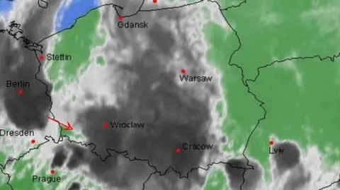 Nowe chmury burzowe na zachodzie