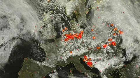 Burze pojawiły się już na zachodzie kontynentu