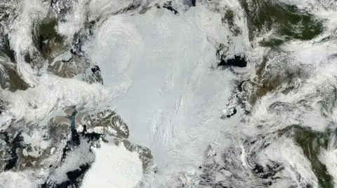 Lato na biegunie w kosmicznym oku