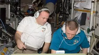 Kosmonauci Paolo Nespoli i Dmitry Kondratyev