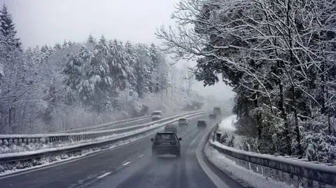 Śnieg na drogach północnego wschodu