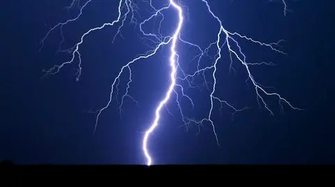 Jak zachować się podczas burzy?