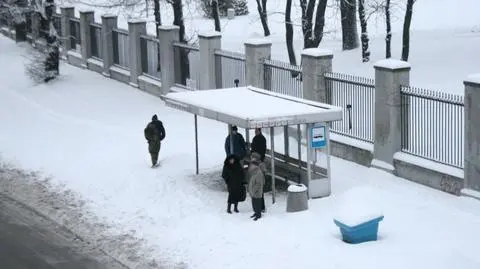 15 centymetrów śniegu w dolinie Wisły. Front "usiadł" w centrum kraju