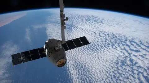 Dragon już przy ISS. Dowiózł zapasy astronautom