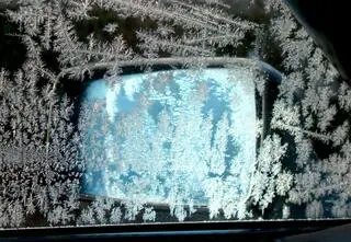 Nocą ściśnie mróz, w dzień wystąpią zimowe opady