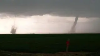 Bliźniacze tornada w Kansas